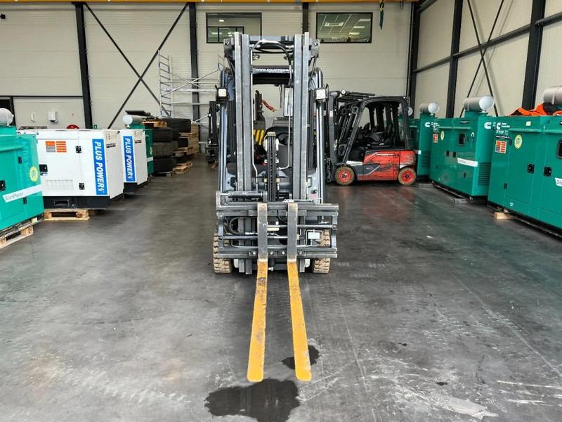 Wózek widłowy elektryczny E16 E16P-02, TRIPLEXMAST, AUTOMATISCHE GABELVERSTELLUNG, SEITENVERSCHIEBUNG, 4x vorhanden E16 E16P-02, TRIPLEXMAST, AUTOMATISCHE GABELVERSTELLUNG, SEITENVERSCHIEBUNG, 4x vorhanden- Photo 6