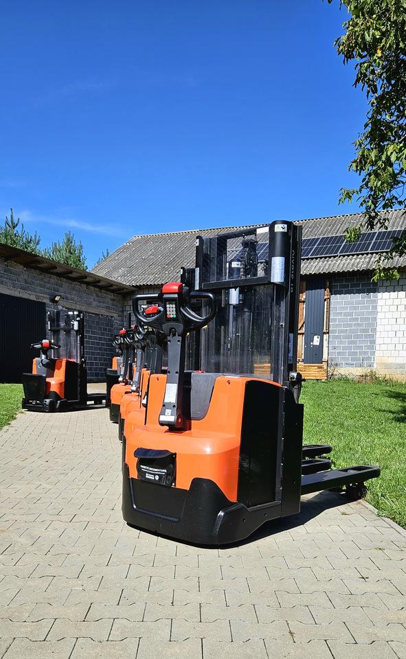 Gerbeur SWE 200 Staxio Toyota Initial lift, wstępne podnoszenie wideł, niski maszt SWE 200 Staxio Toyota Initial lift, wstępne podnoszenie wideł, niski maszt- Photo 6