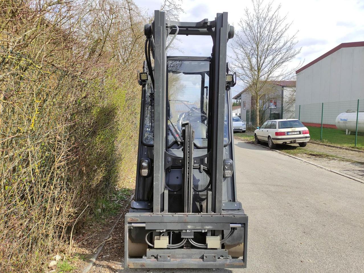 Carrello elevatore E30H-01/600-387 E30H-01/600-387- Photo 3