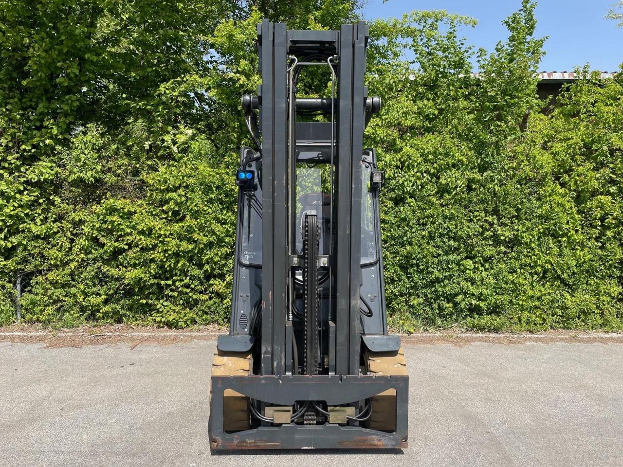 Carrello elevatore E50HL-01-388 E50HL-01-388- Photo 3