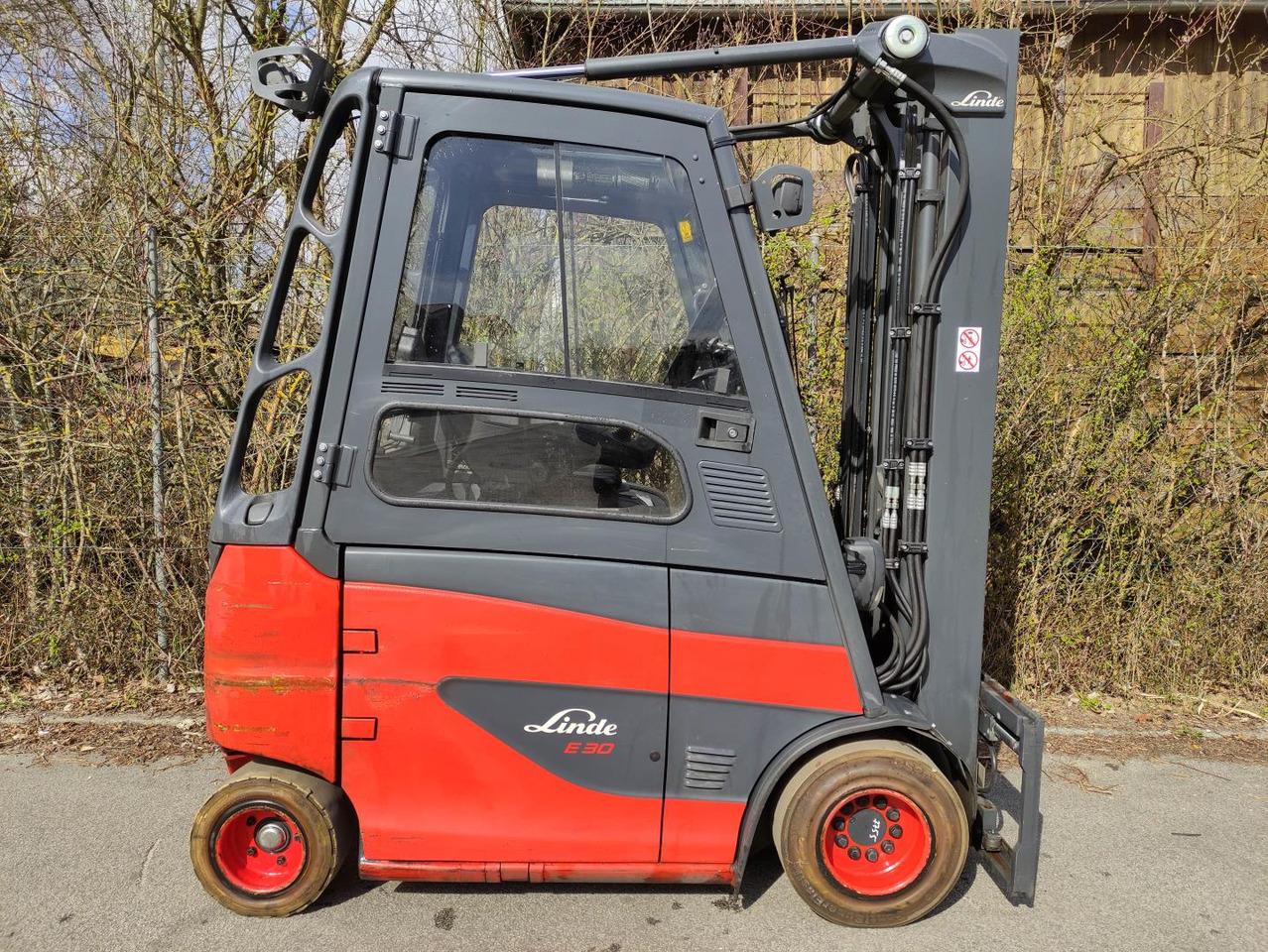 Carrello elevatore E30H-01/600-387 E30H-01/600-387- Photo 2