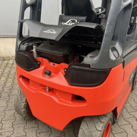 Carrello elevatore elettrico Linde E20R (387) Roadster Linde E20R (387) Roadster- Photo 10