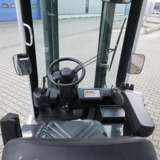 Carrello elevatore elettrico Unicarriers EH30L (G1Q2L30Q) Unicarriers EH30L (G1Q2L30Q)- Photo 4
