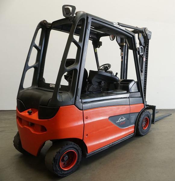 Carrello elevatore elettrico E 25 L 387 E 25 L 387- Photo 2