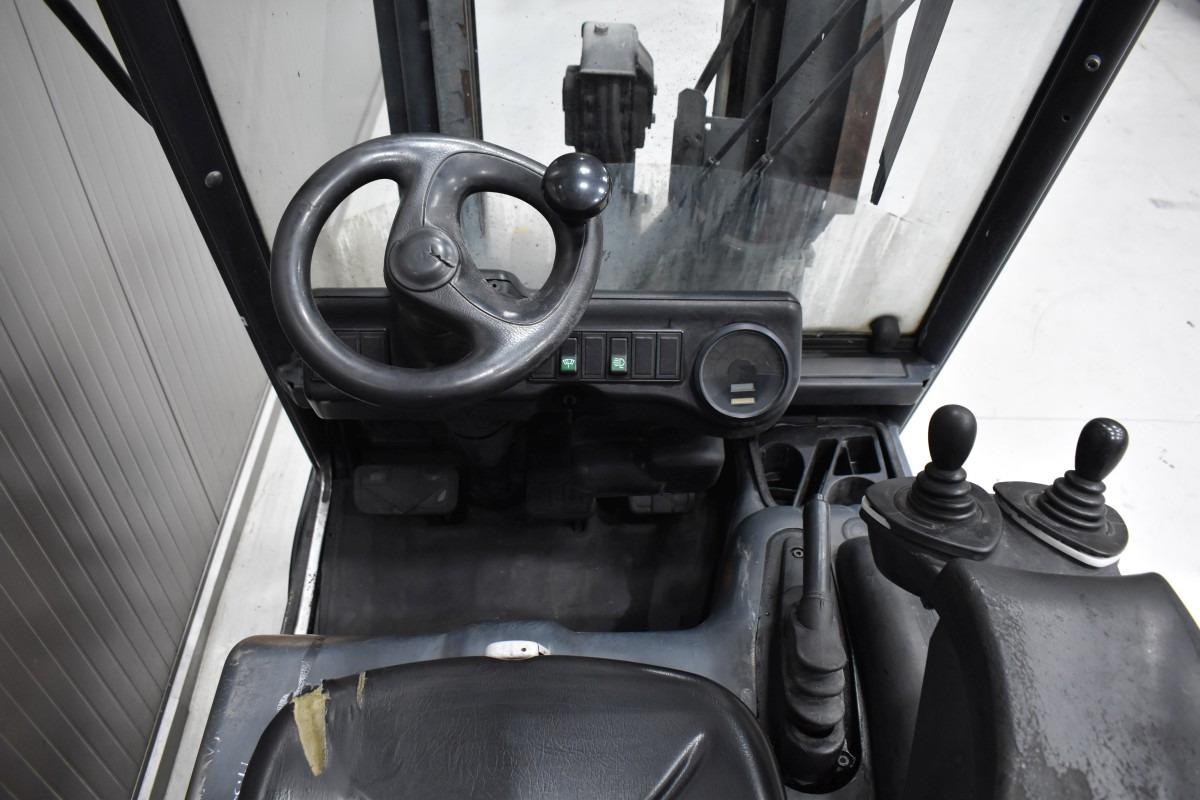Wózek widłowy elektryczny E 16 C-02 E 16 C-02- Photo 7