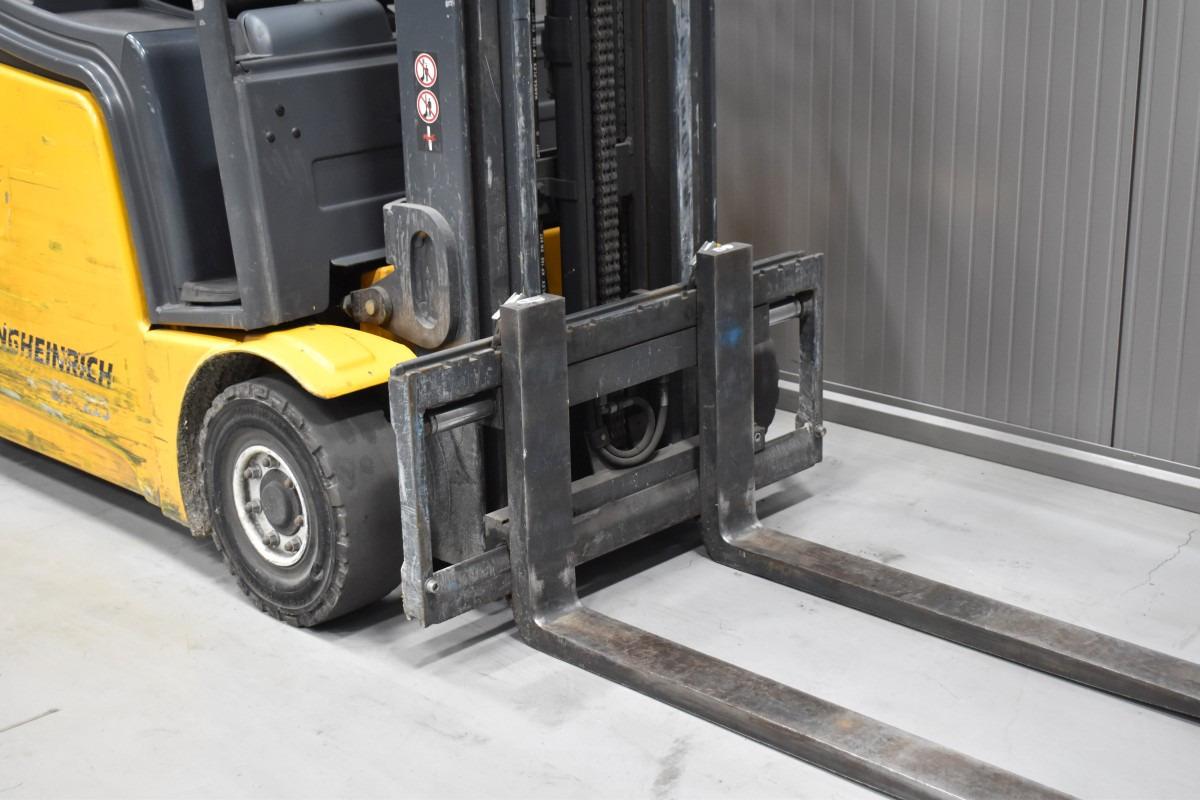 Wózek widłowy elektryczny EFG 215 EFG 215- Photo 6