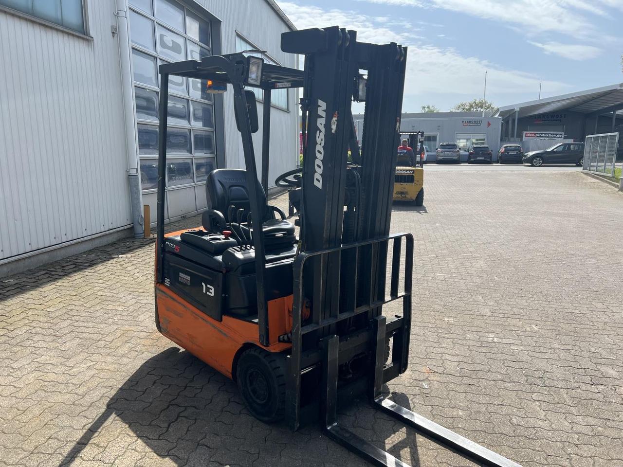 Wózek widłowy elektryczny Doosan B 13 R-5 AC Doosan B 13 R-5 AC- Photo 3