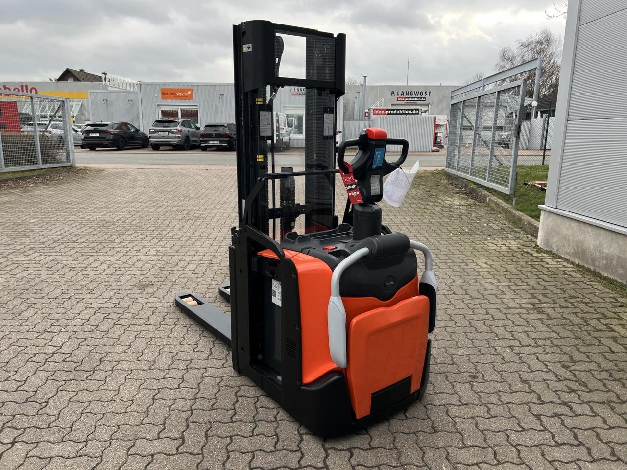 Stoccatore Toyota SPE 120 L / Akku überh.! Toyota SPE 120 L / Akku überh.!- Photo 3