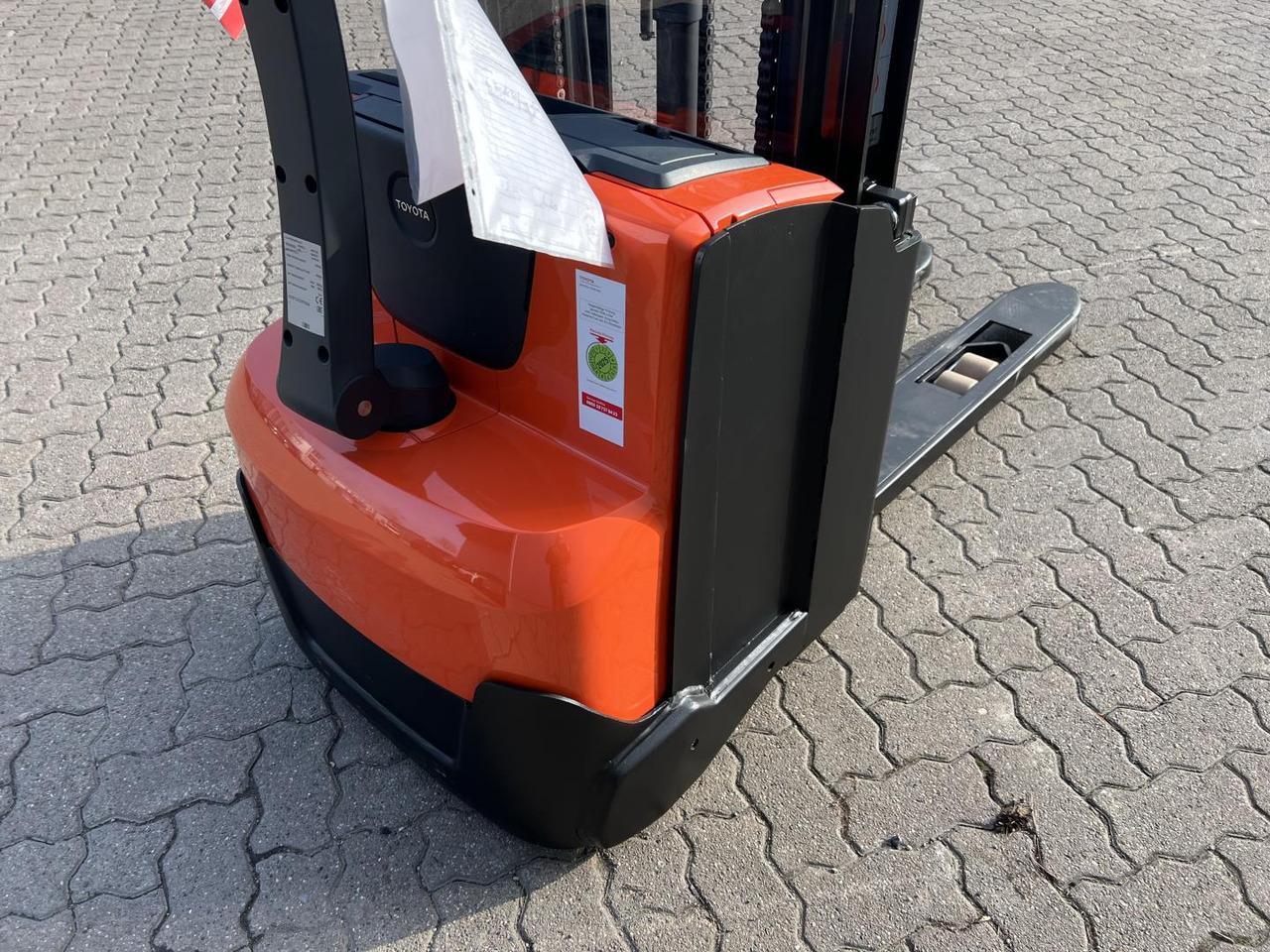 Gerbeur Toyota SWE 120 / Akku überh.! Toyota SWE 120 / Akku überh.!- Photo 5