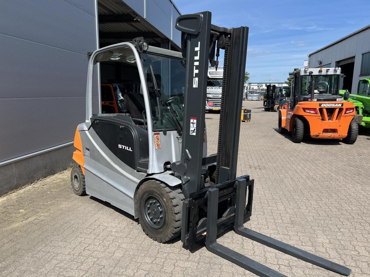 Carrello elevatore elettrico Still RX 60-40 / Batt. 77% Still RX 60-40 / Batt. 77%- Photo 3