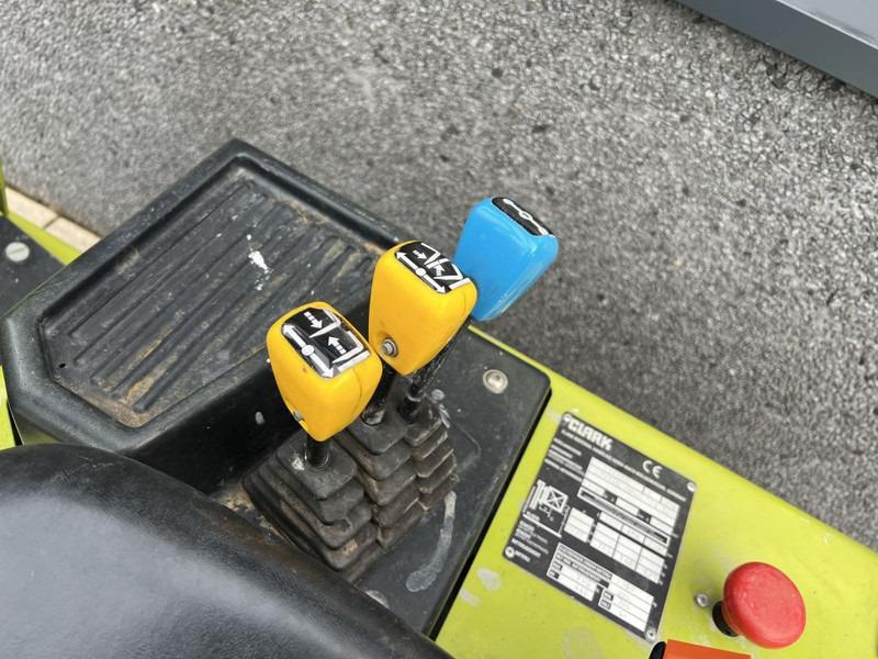 Elektrostapler CTM16S Heftruck Clark CTM16S Duplo 325 elektrisch 2004 CTM16S Heftruck Clark CTM16S Duplo 325 elektrisch 2004- Photo 10