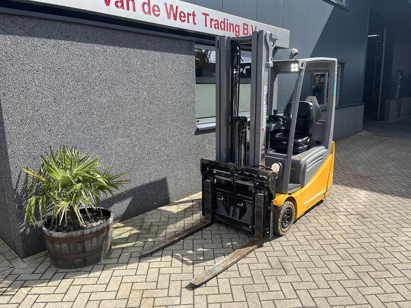 Wózek widłowy elektryczny Heftruck JUNGHEINRICH EFG216K triplo freelift sideshift vorkversteller 2018 Heftruck JUNGHEINRICH EFG216K triplo freelift sideshift vorkversteller 2018- Photo 4
