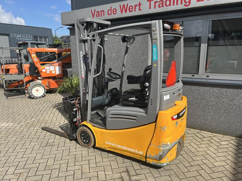 Wózek widłowy elektryczny Heftruck JUNGHEINRICH EFG216K triplo freelift sideshift vorkversteller 2018 Heftruck JUNGHEINRICH EFG216K triplo freelift sideshift vorkversteller 2018- Photo 9