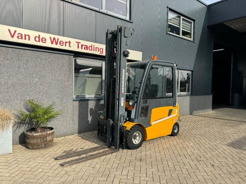 Wózek widłowy elektryczny EFG430K Heftruck Triplo 650 Freelift/Sideshift/4e functie elektrisch accu 2016 EFG430K Heftruck Triplo 650 Freelift/Sideshift/4e functie elektrisch accu 2016- Photo 3