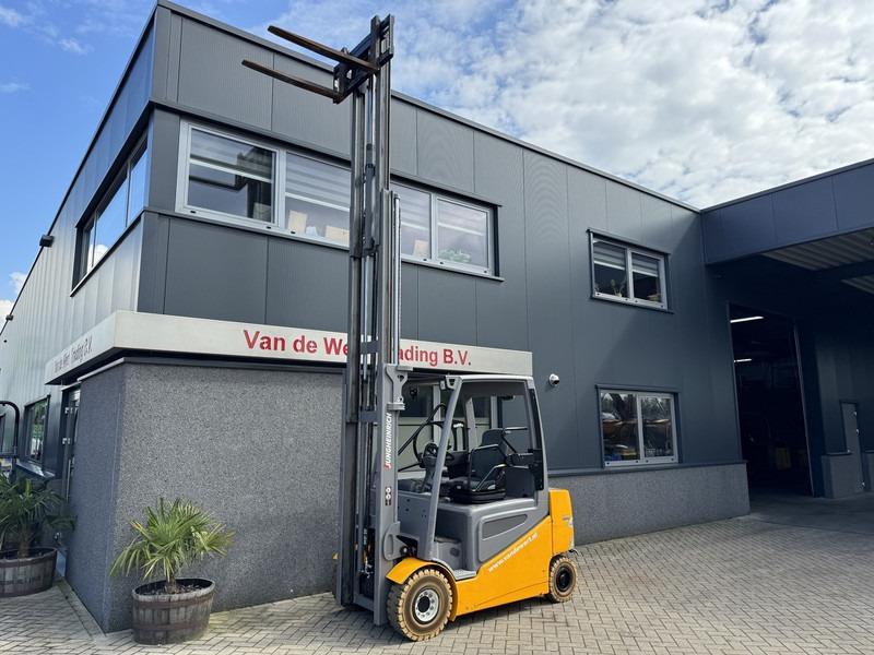 Electric forklift EFG 425S Triplo 500 Freelift/Sideshift/4e Functie Elektrisch 2016 EFG 425S Triplo 500 Freelift/Sideshift/4e Functie Elektrisch 2016- Photo 8