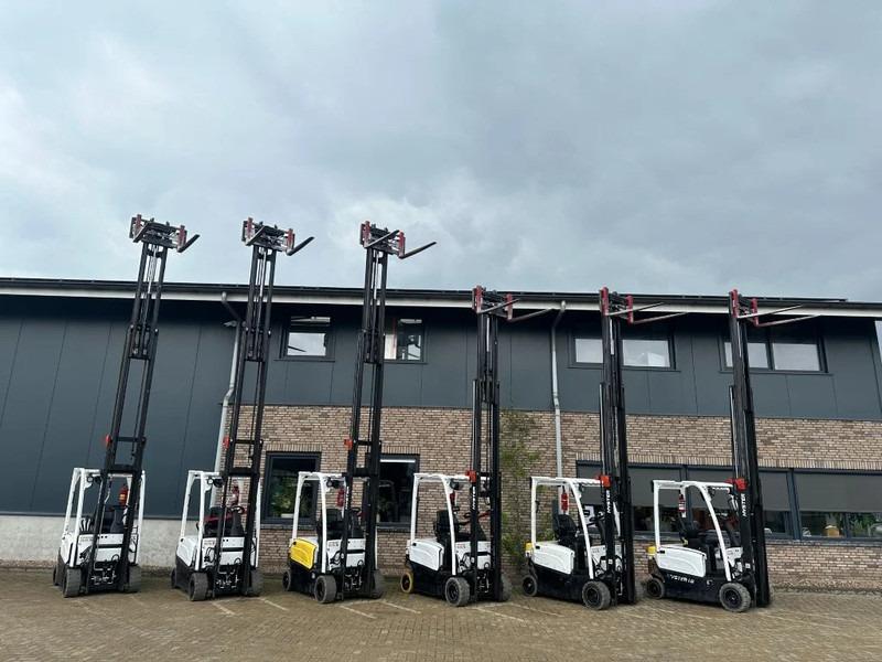 Elektrostapler J1.8XN MWB 1.8 ton Triplex Freelift Sideshift Positioner Elektra Heftruck Accu 2023 J1.8XN MWB 1.8 ton Triplex Freelift Sideshift Positioner Elektra Heftruck Accu 2023- Photo 2