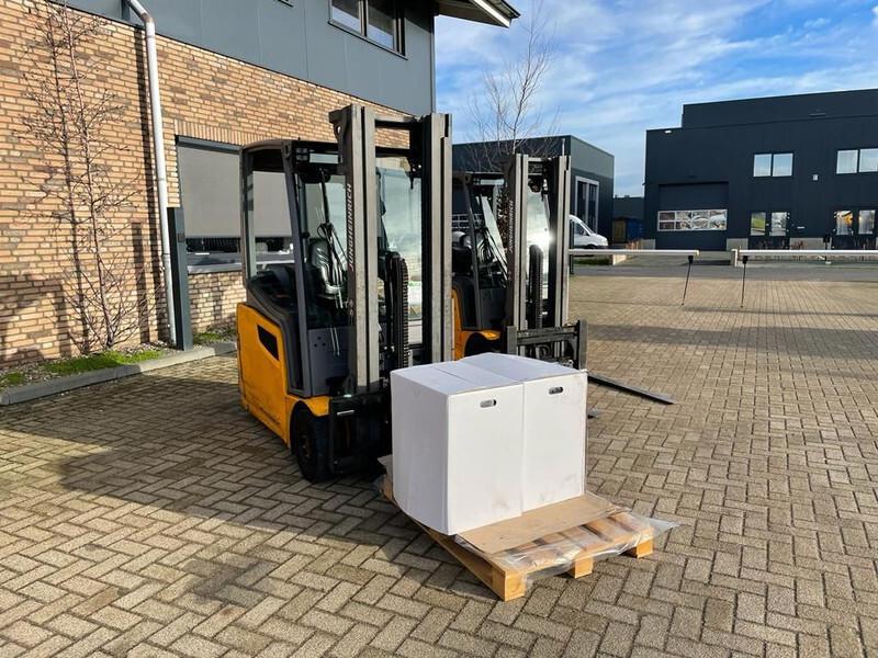 Wózek widłowy elektryczny EFG 216 Elektra 1.6 ton Triplex Freelift Sideshift Elektra Heftruck EFG 216 Elektra 1.6 ton Triplex Freelift Sideshift Elektra Heftruck- Photo 4