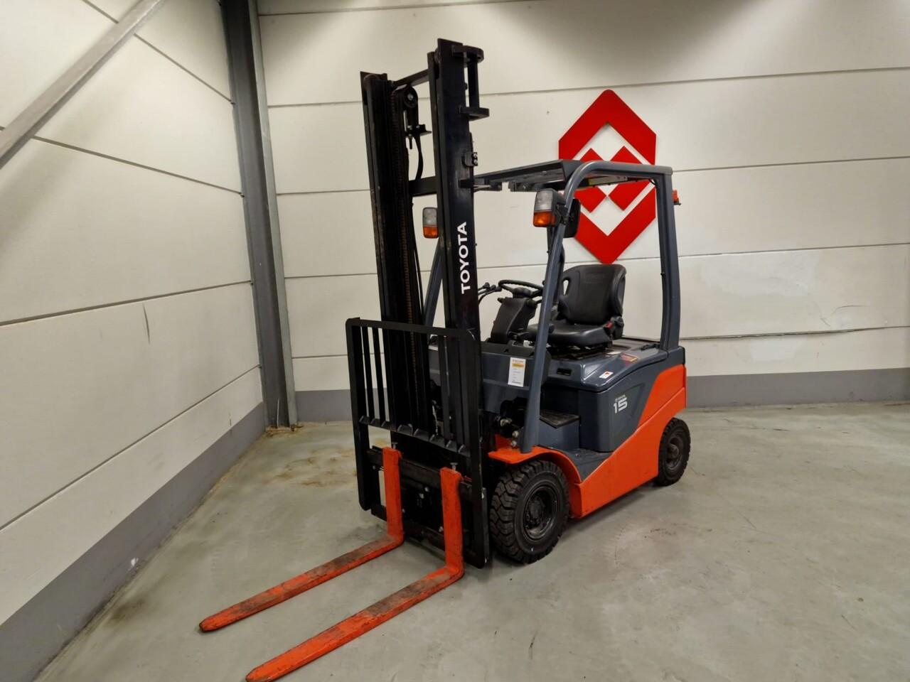 Wózek widłowy diesel- Photo 4