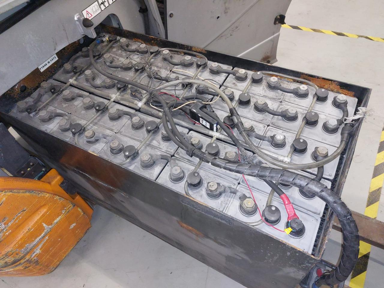 Electric forklift- Photo 10