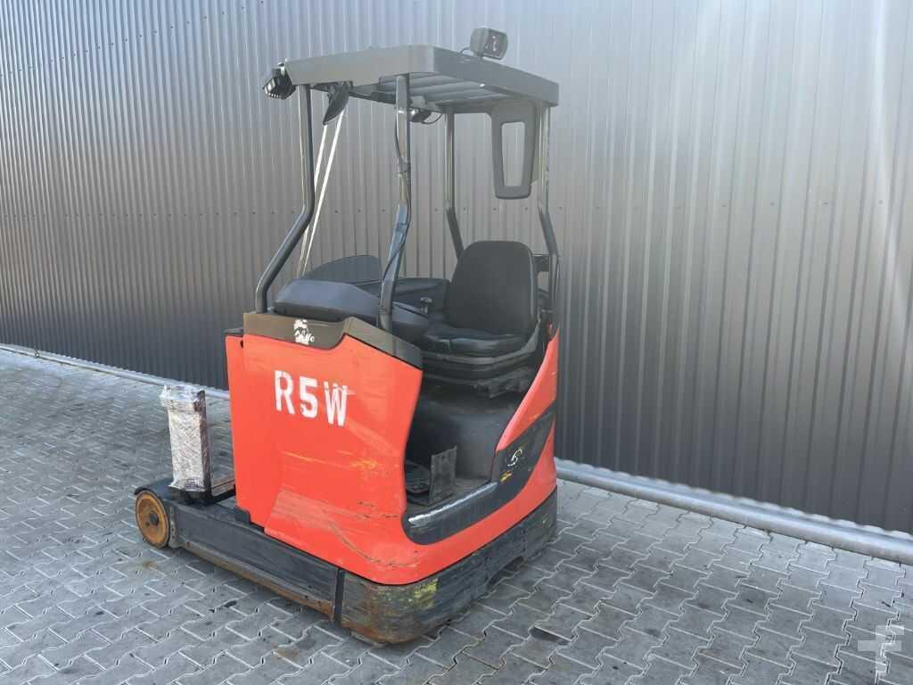 Chariot à mât rétractable Linde R14HD-01 Linde R14HD-01- Photo 3