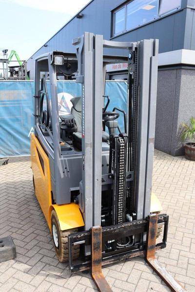 Wózek widłowy elektryczny EFG 425S EFG 425S- Photo 6