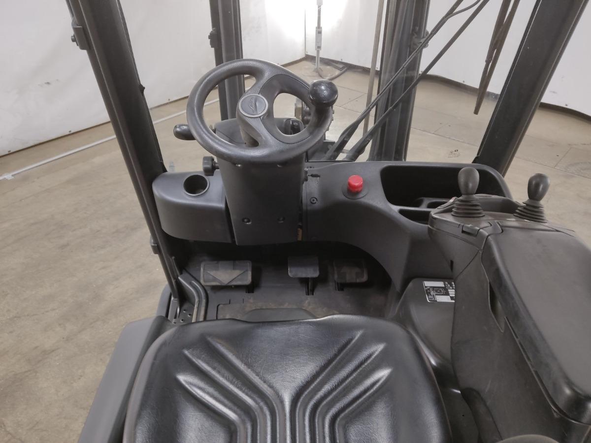 Wózek widłowy elektryczny Linde E20PH-02 Linde E20PH-02- Photo 3